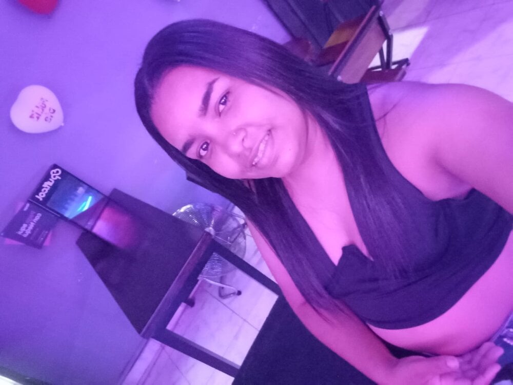 watchgirlcam.com momsstory livesex profile in somewhere-in-the-heaven cams