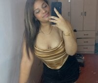caaatalinalina's Offline Chat Room