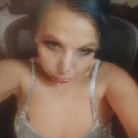 injectionlilly's Offline Chat Room