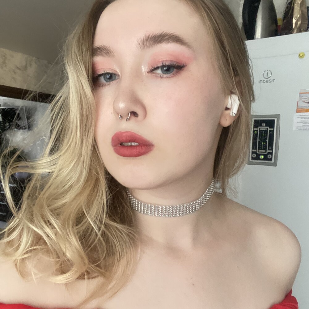 Baby_Milli主播：免费直播性爱表演和聊天 Stripchat