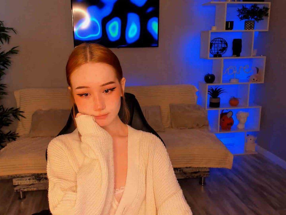 Watch  plushiebaby live on cam at StripChat
