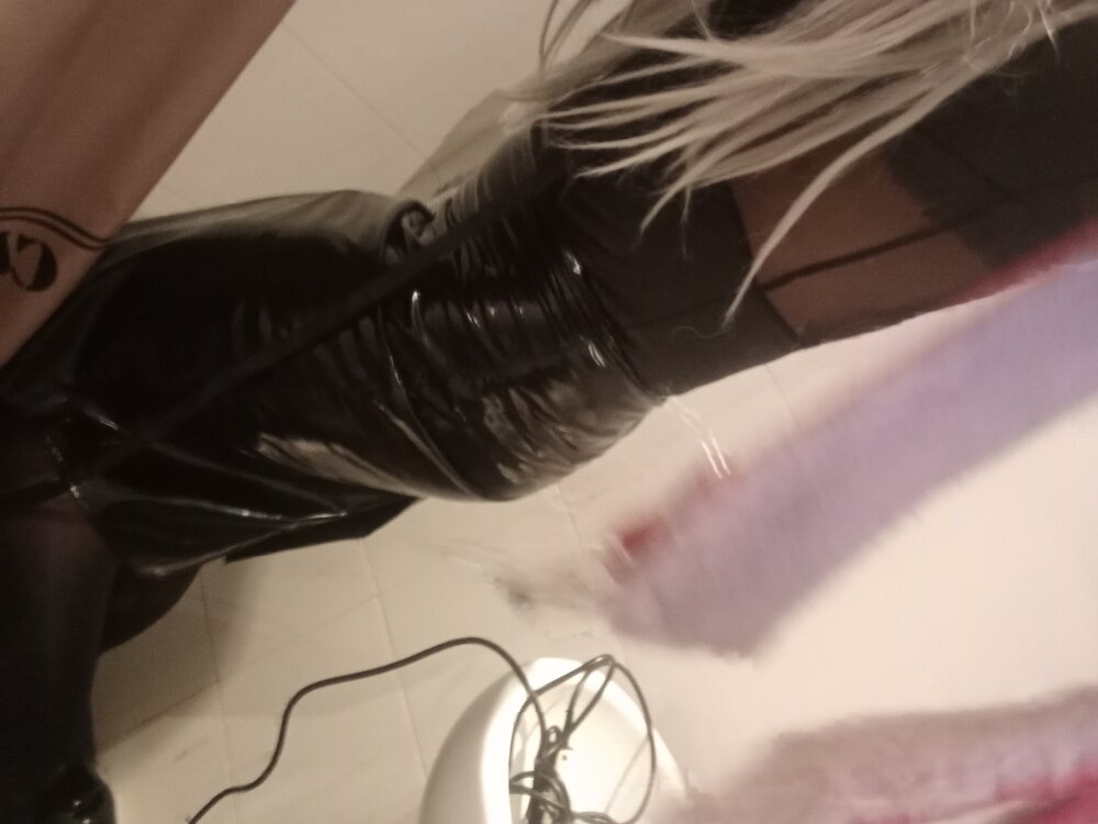 Monicaslutty profile