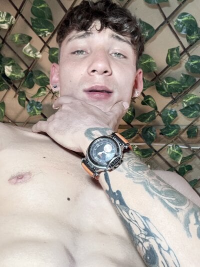 bradboyhot06 profile