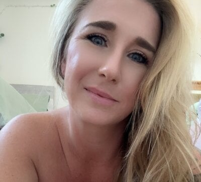 MimiMaee - blondes milfs