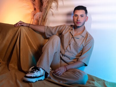 Axel_grey_