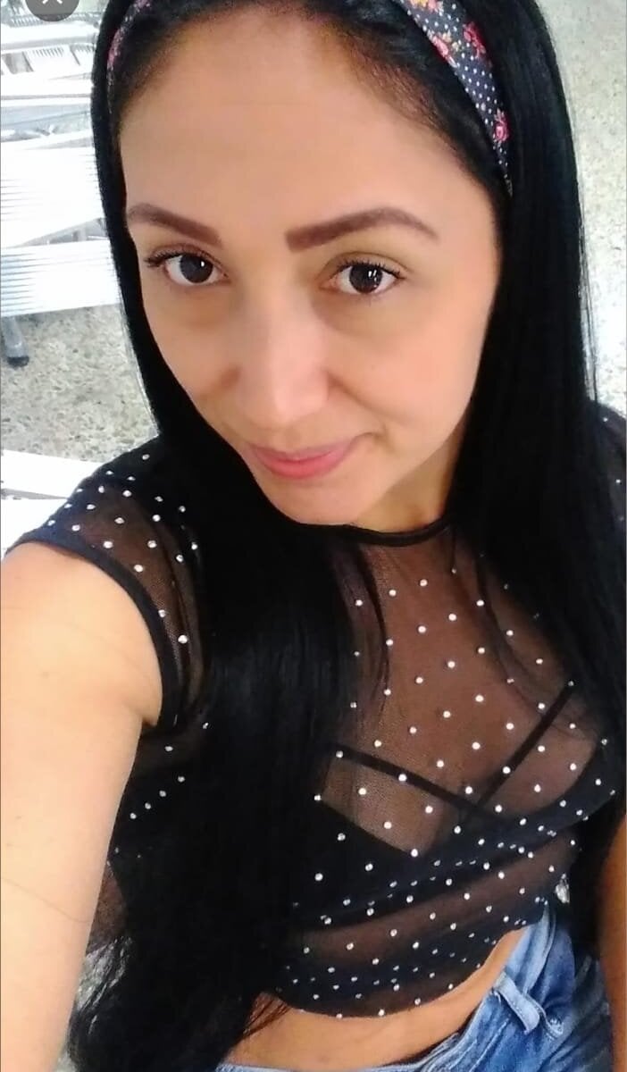 myliveeroticcams.com mia_davis__ livesex profile in e cams