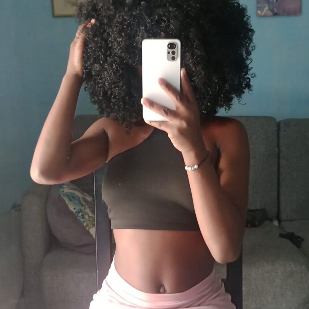 CHELMY_EBONY profile