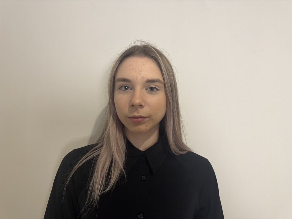 glamcambabes.com rethajarema livesex profile in on-your-screen-daddy cams