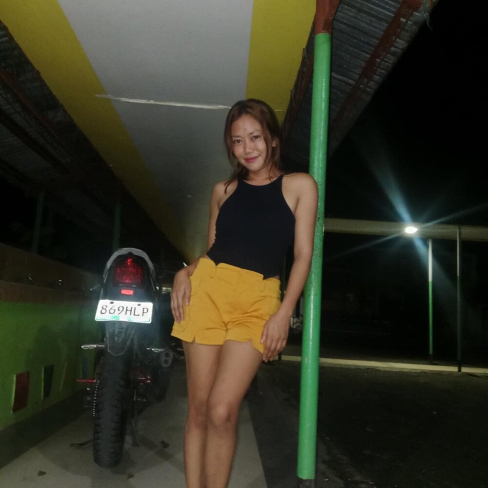 playful_piper live cam model at StripChat