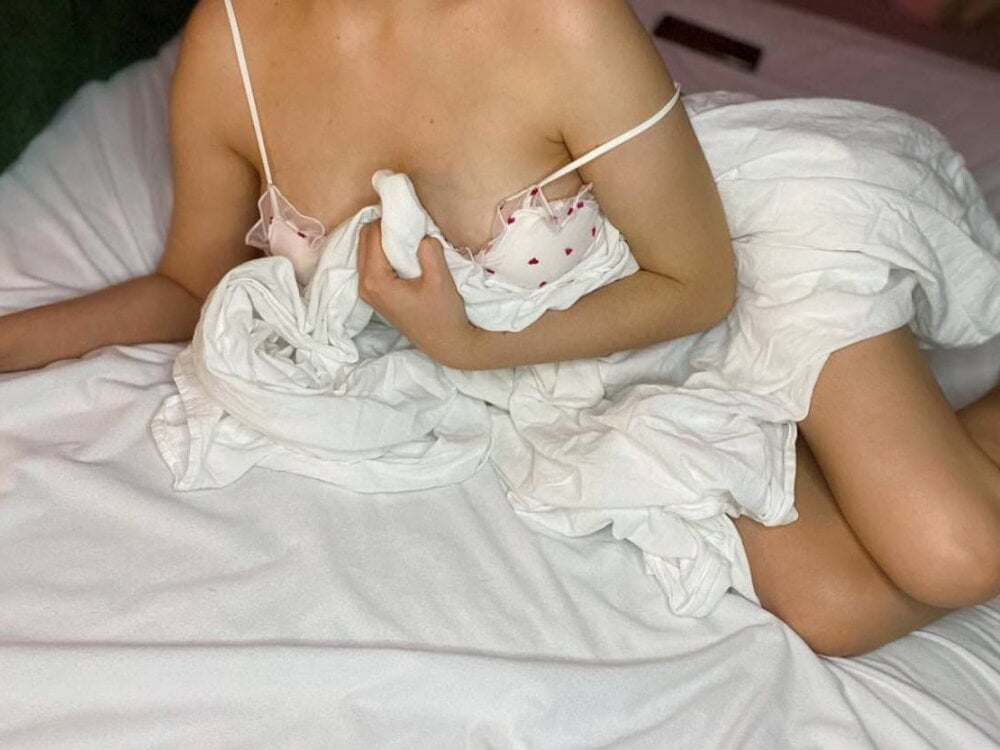 pinkiaura webcam livesex profile in lesbian cams