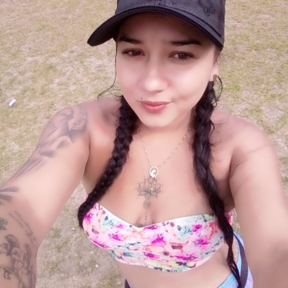 chatnmate.com sarahsaenz_ livesex profile in bisexual cams