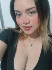 oriana_x's Offline Chat Room