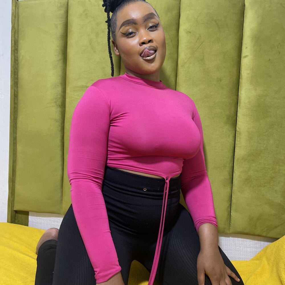 Hazel_minaj profile