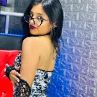 Model Caroline_Dark69