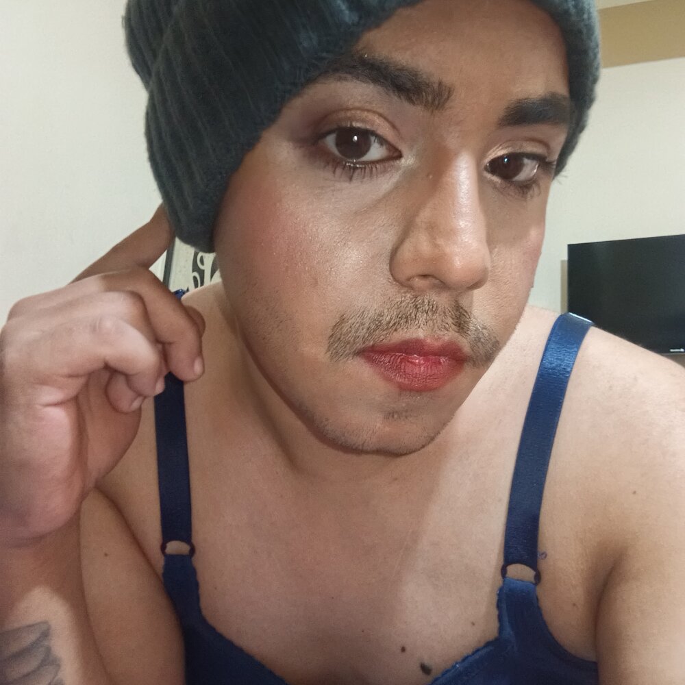 Sissysoniyaa's Offline XXX Chat