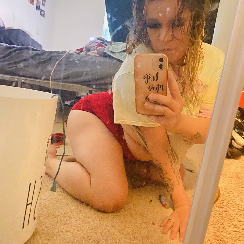 foryoureyesonly120 live cam model at StripChat