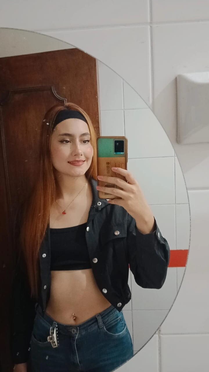 _daphne_gray