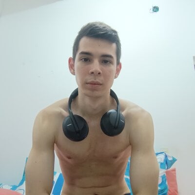 H0rnytwink Male Brunette Online Webcam Naked