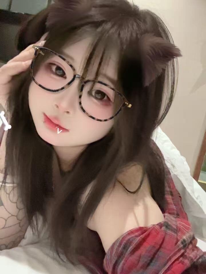 doudou-ssss from stripchat