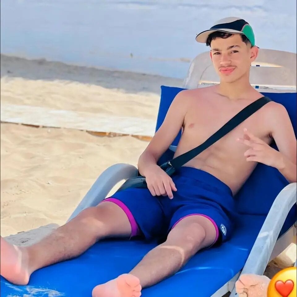 adem63636 from stripchat