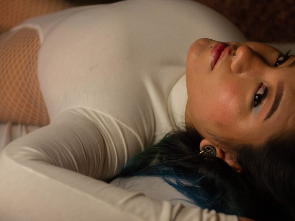 voluptuous_sophie profile