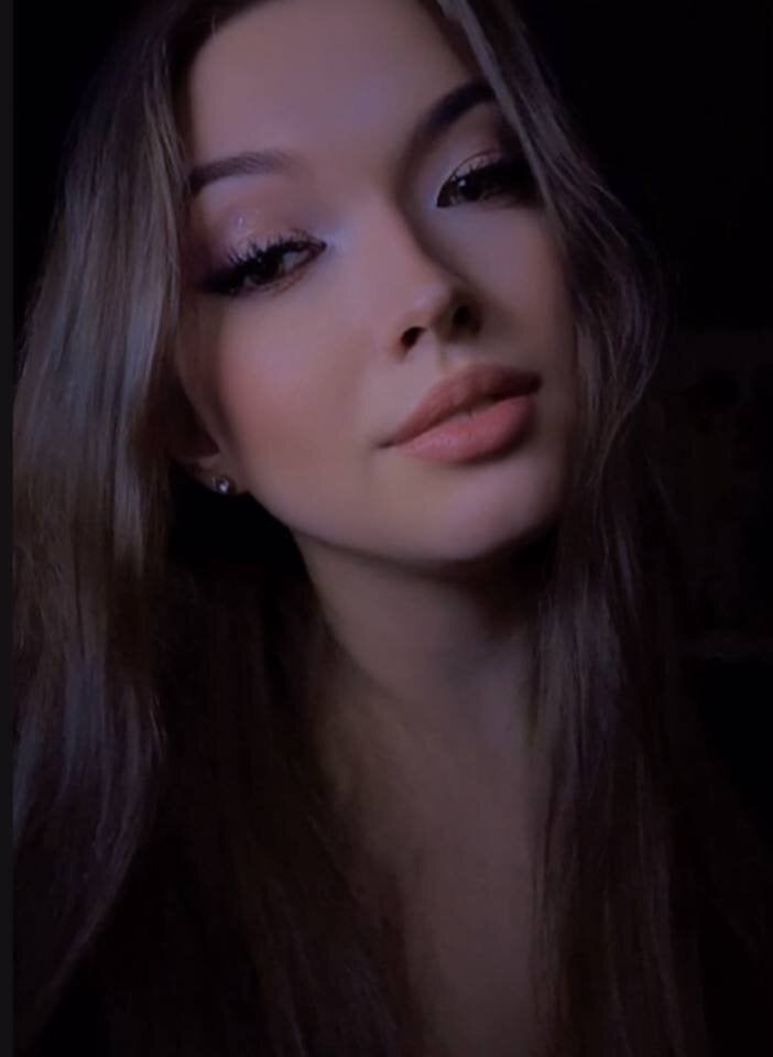 elivecams.com sallieprutt livesex profile in green-eyes cams