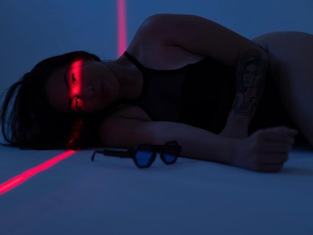 channel_w1's Offline XXX Chat