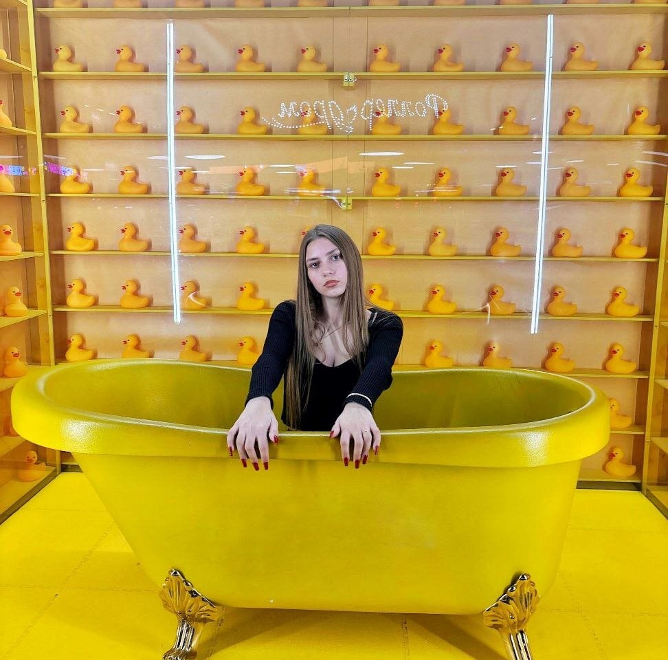 Cheryl_Backer, female webcam model,  years old, on live webcam