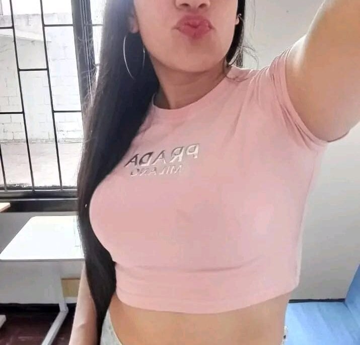 elivecams.com charlotte_milleers livesex profile in spanish cams