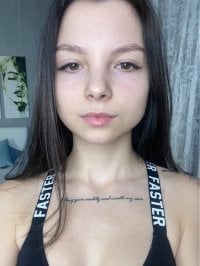 BritneyLambert's Offline Chat Room