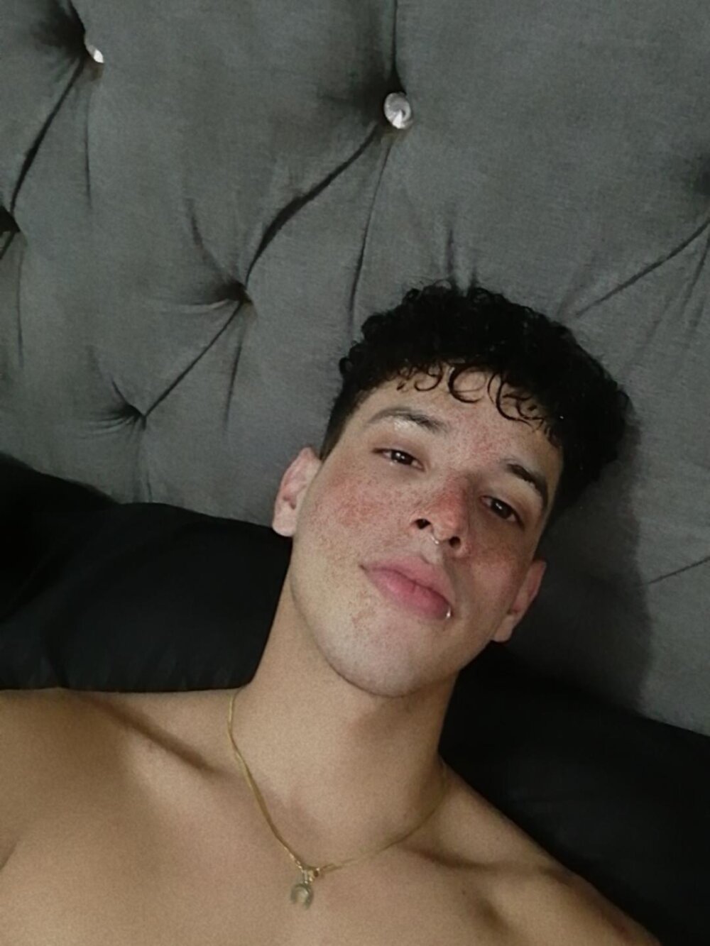 Hi_Yafit's Offline XXX Chat