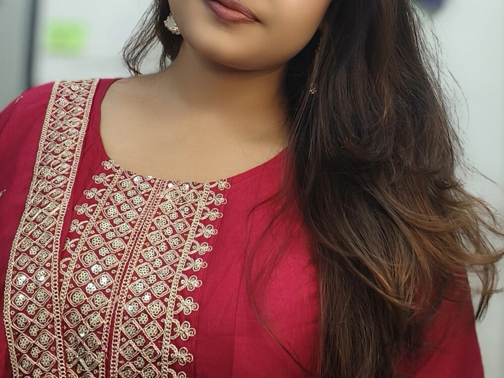 cute_zaraa from stripchat