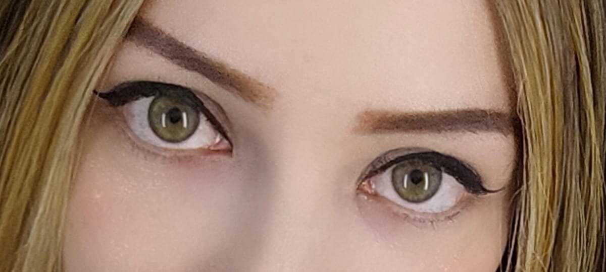 Bella_hiilton_