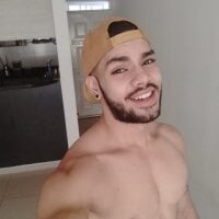 looney_cums' Offline Chat Room