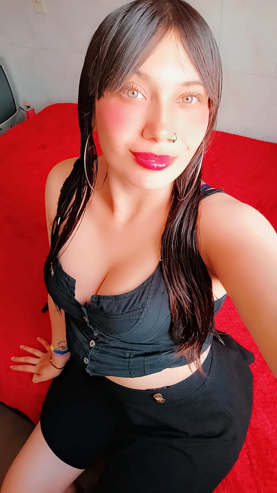 valentina_green_eyes
