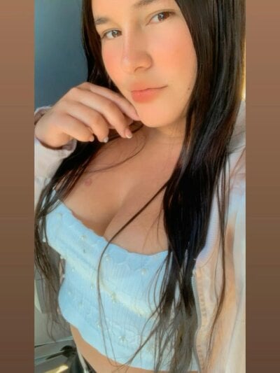 Katherin_Rossi Female Latinblowjob Webcam Strip
