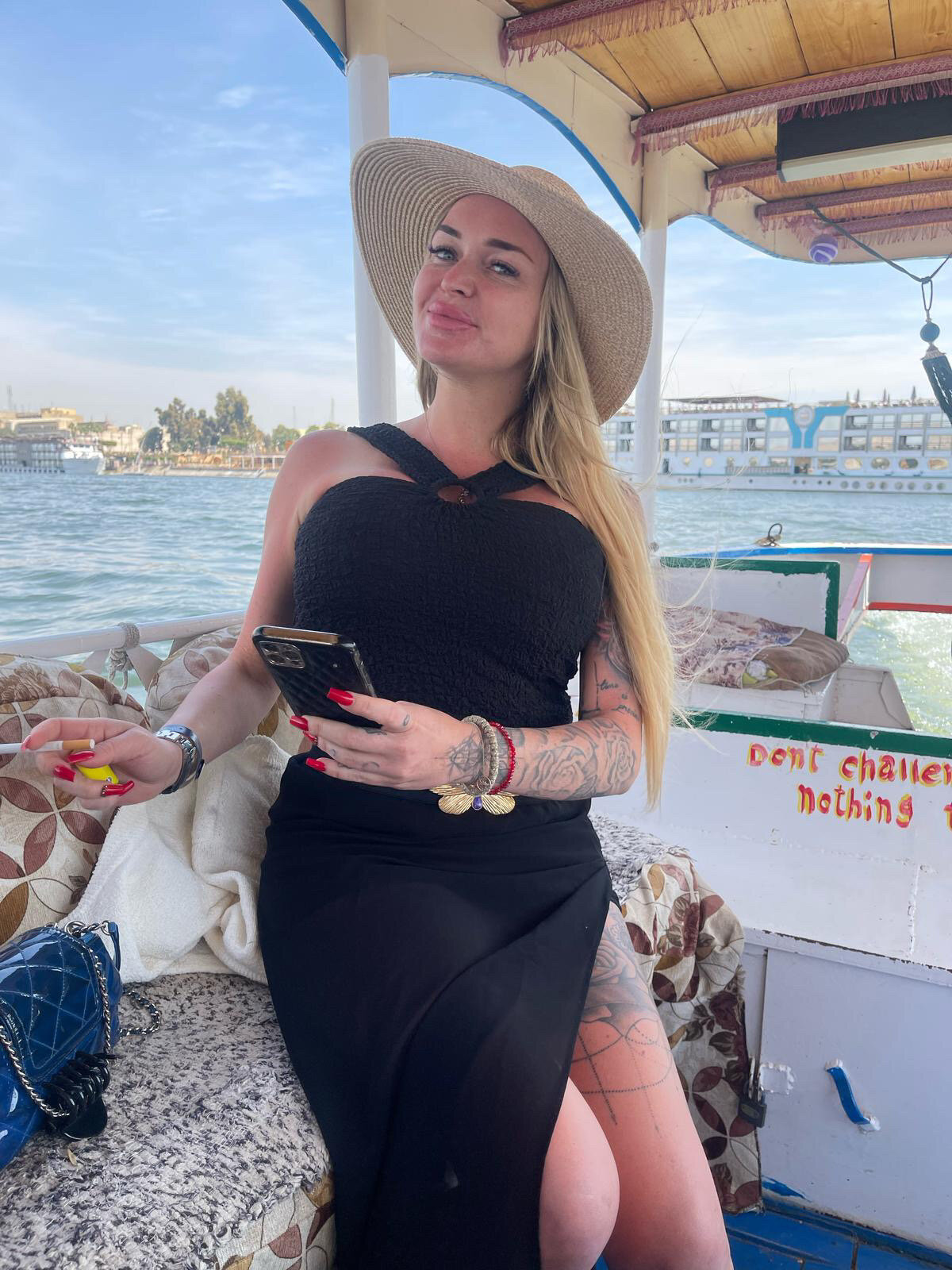 NaughtyJulia_