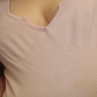 Hotmomy23