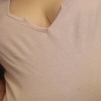 hotmomy23's Offline Chat Room