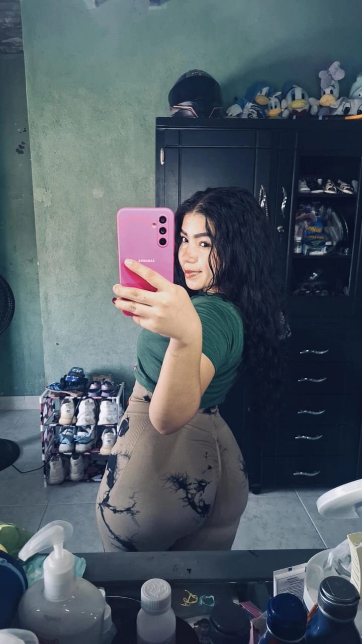 Karla_honey18