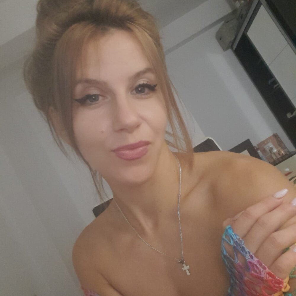 cheapadultsexcams.com dedesibel livesex profile in blond-hair cams