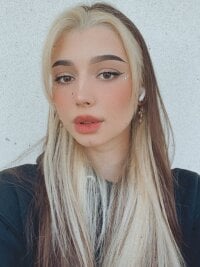 RoseLabrle's Offline Chat Room