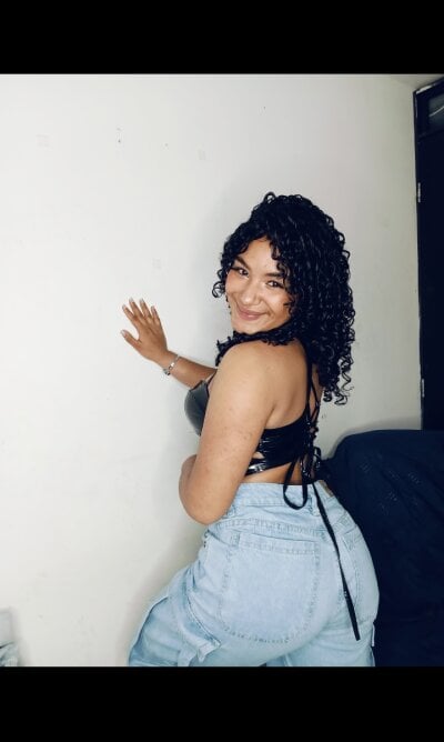 Emmy_jackson24