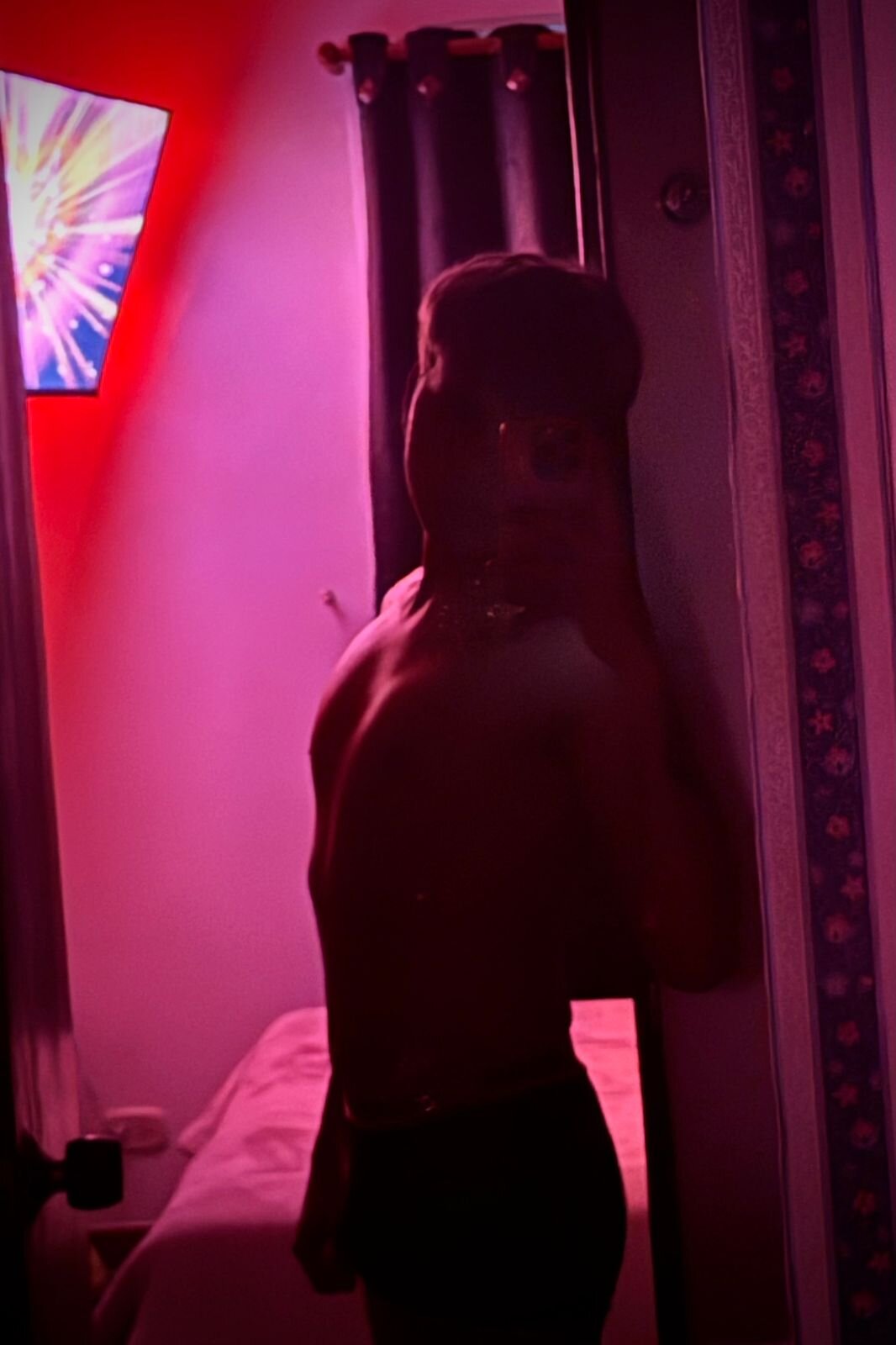 Max-twink-x