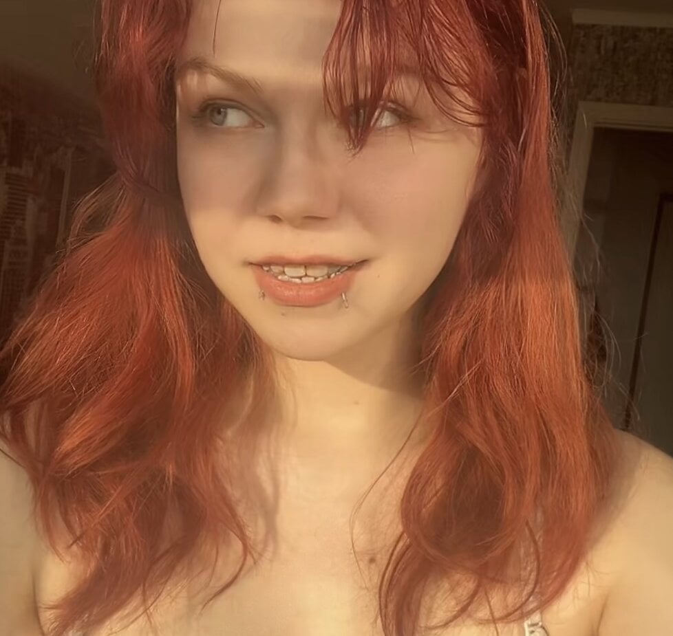 poppy_sun from stripchat