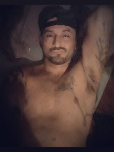 serrano1022 from stripchat
