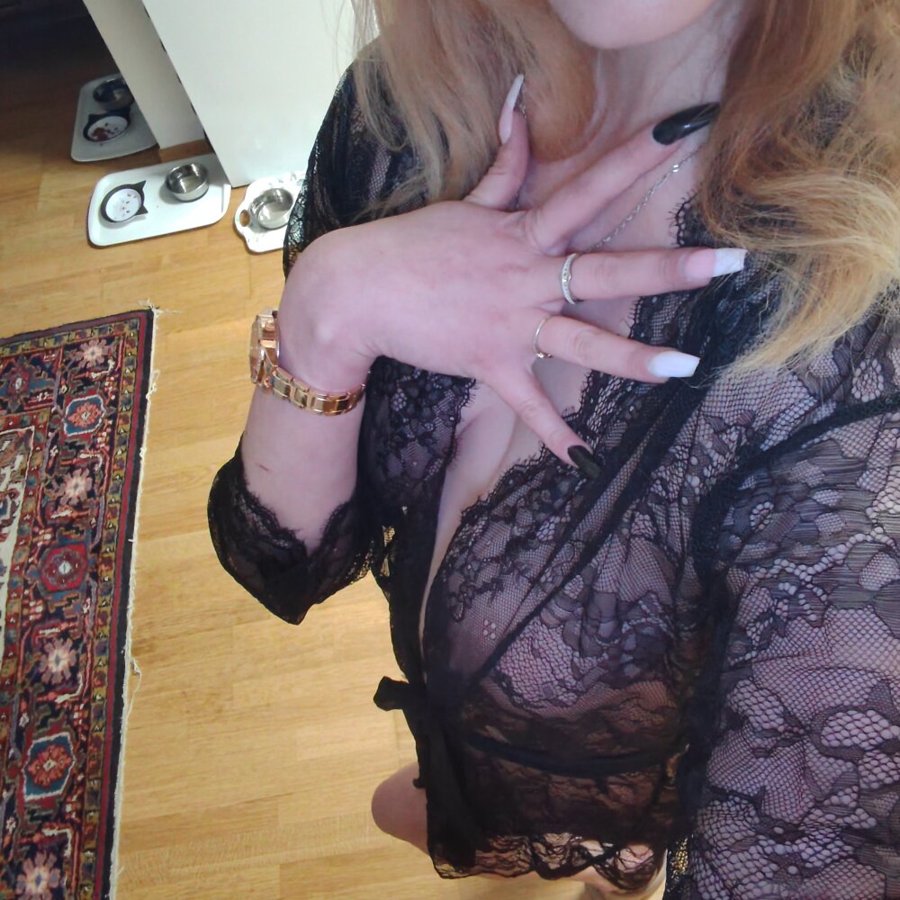 Live sex webcam photo for LauraBaby0329 #289602361