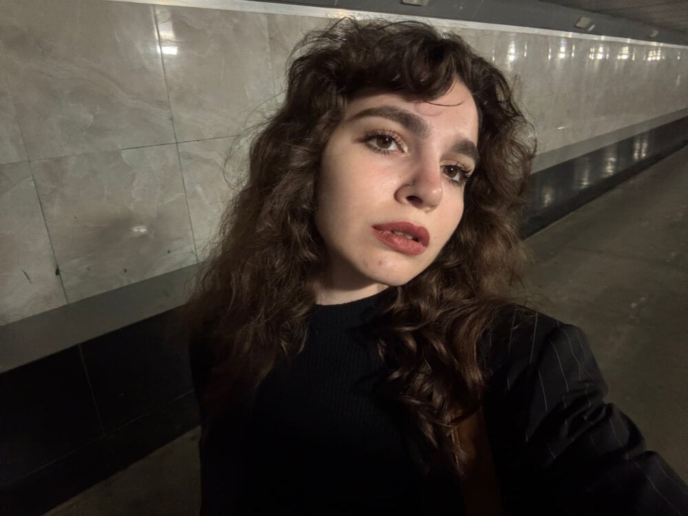 Anna_Lores profile