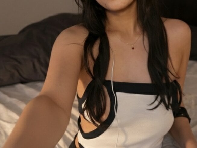 sakshicam82's Live XXX Chat