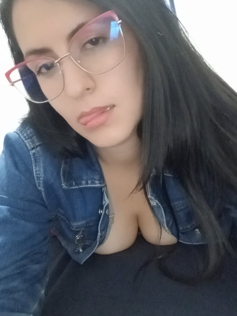 onaircams.com isa_keller livesex profile in bisexual cams